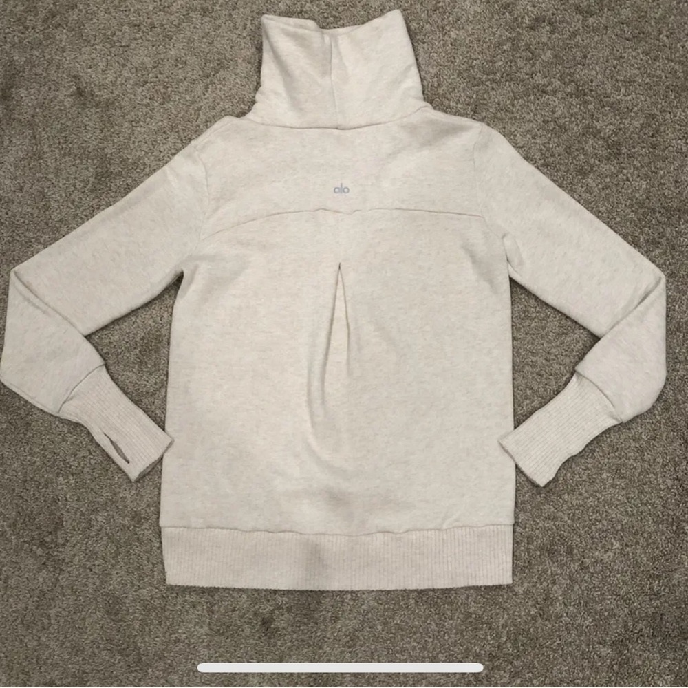 Alo Yoga Sweater - Small -Used
